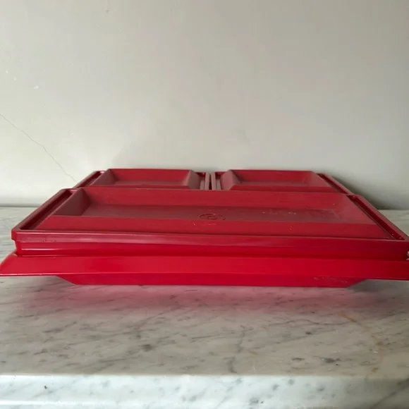 Retro 1990s Rare Tupperware Server - Picture 2 of 7